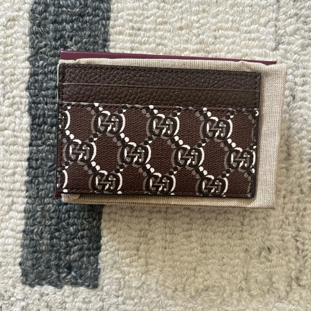 ✨NEW✨ Gucci Men’s GG Shadow Brown Card Case